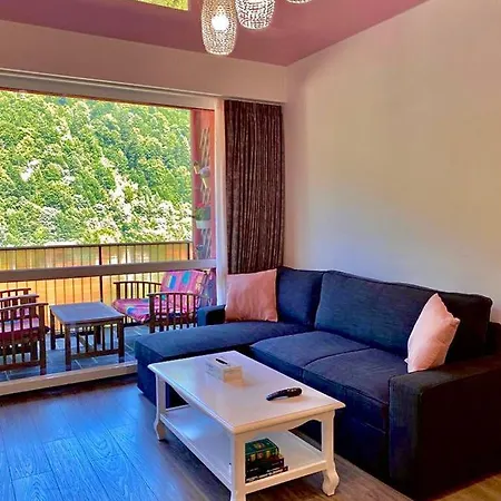 Apartment Sweet Pink By Miro Sinaia