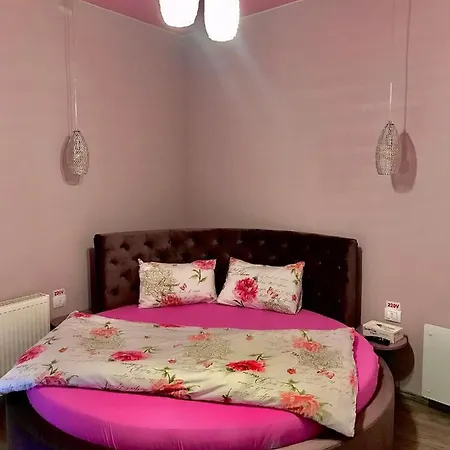 Sweet Pink By Miro * Sinaia