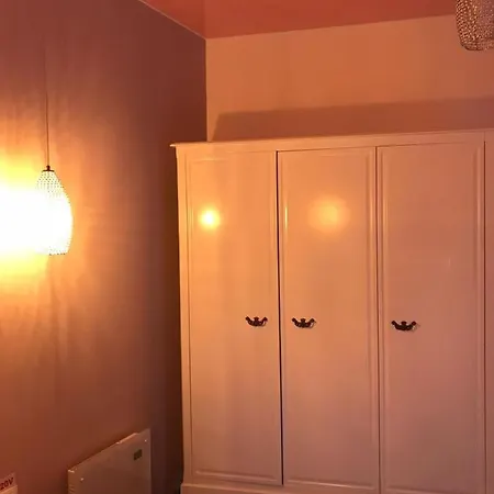 Apartment Sweet Pink By Miro *
