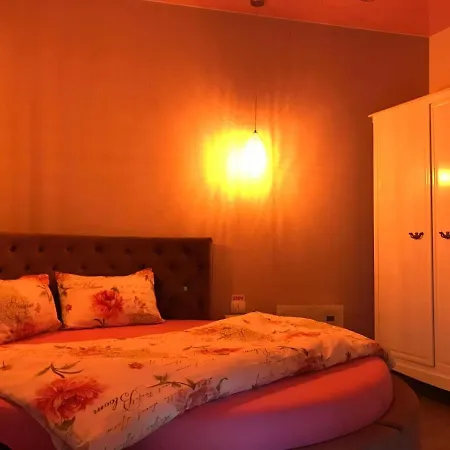 Apartment Sweet Pink By Miro Sinaia